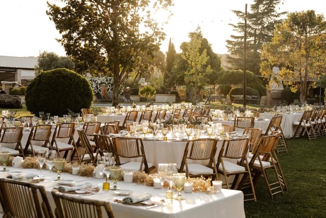 Banquete de boda en los jardines del Complejo Valdepusa